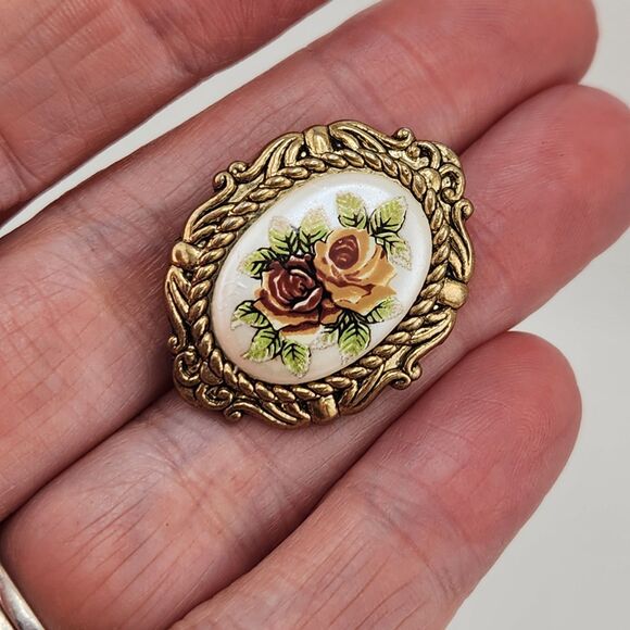 Vintage Estate Cameo Style Cottagecore C-Clasp Floral Transfer Oval Pin Brooch - Picture 7 of 8